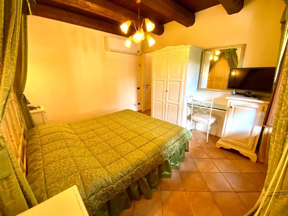 Agriturismo Il Casale Morrovalle Ngoại thất bức ảnh